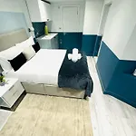The Navy House Peckham - No 221 - Stylish City Stay